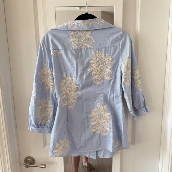 Alice + Olivia Light Blue Blouse with Cream Embroidery - Toro embroidered tie - Picture 4 of 11